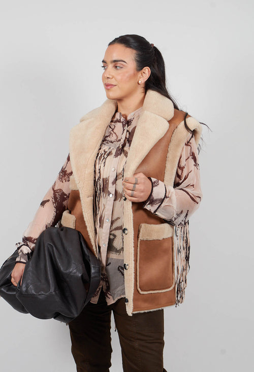 Reversible Gillet with Contrasting Faux Fur and Suede in Camel and Cream