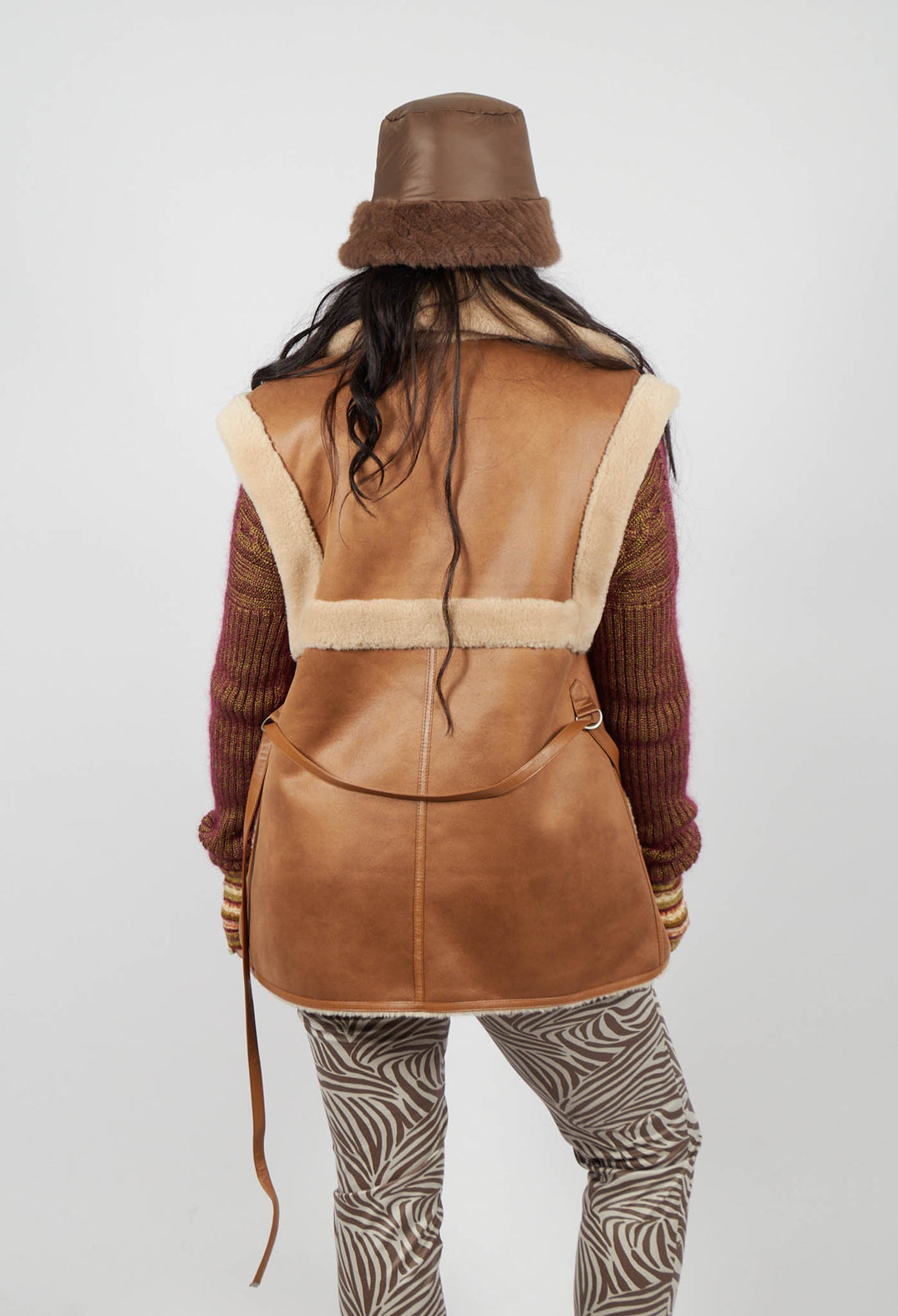 Reversible Gillet with Contrasting Faux Fur and Suede in Camel and Cream