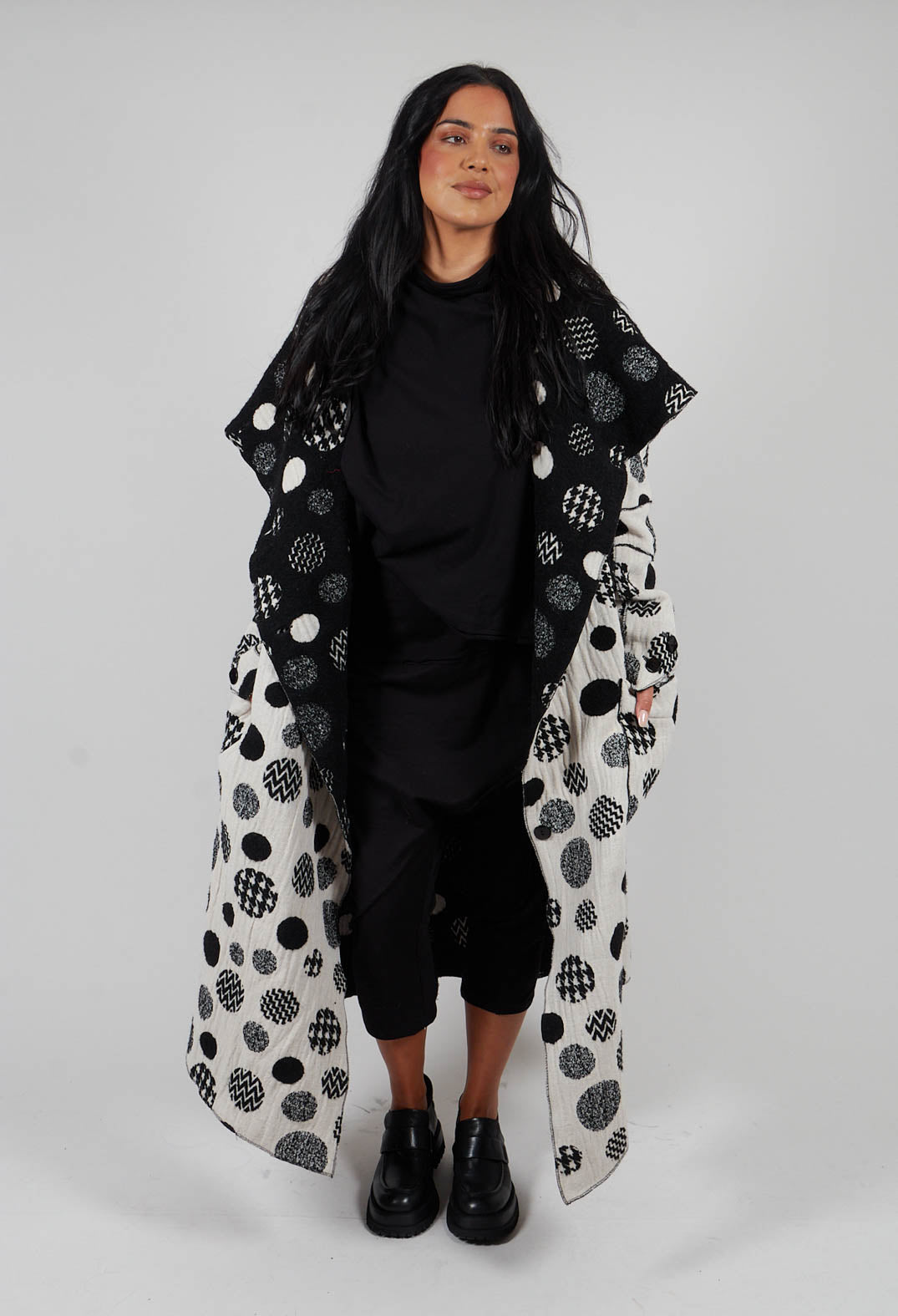 Overszied Dipped Hem Top in Black