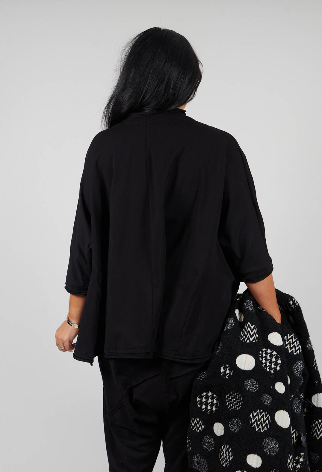 Overszied Dipped Hem Top in Black