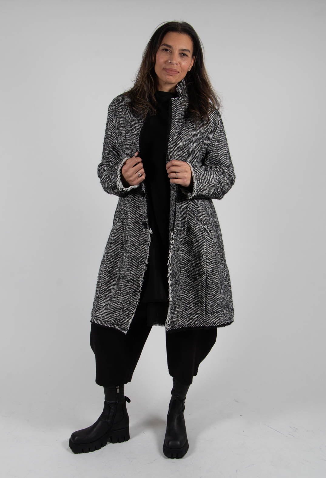 Crepe Texture Trousers in Black