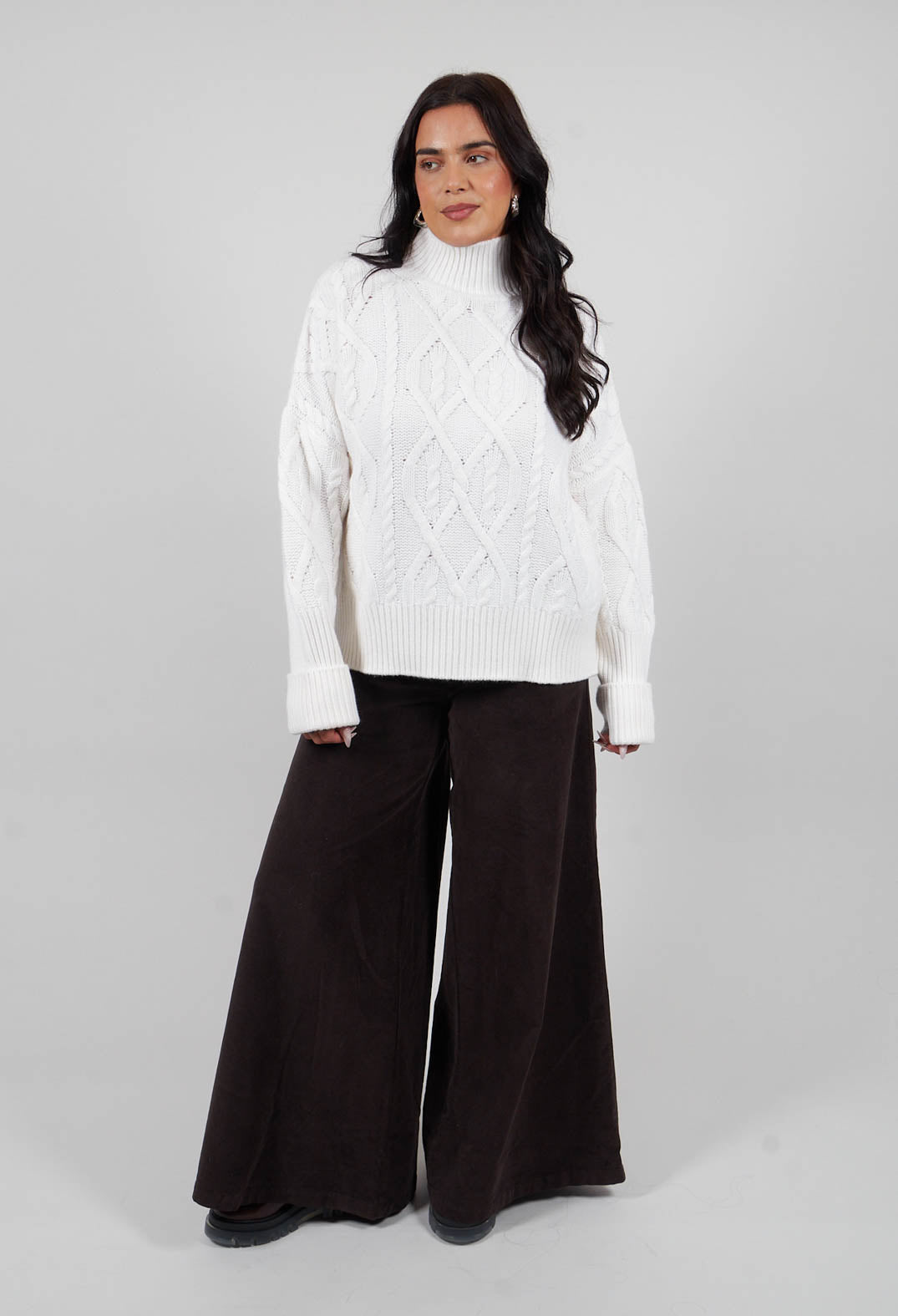 Chunky Cable Knit Jumper in Pearl