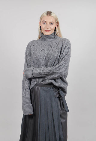 Chunky Cable Knit Jumper in Silver