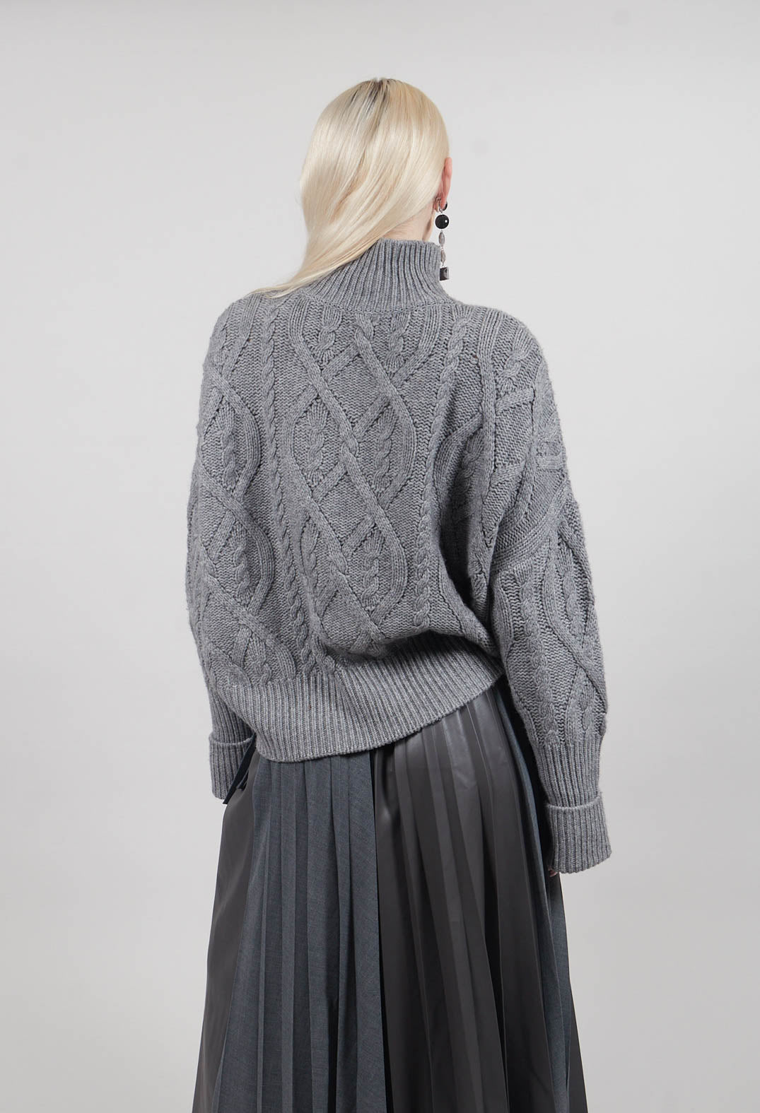 Chunky Cable Knit Jumper in Silver