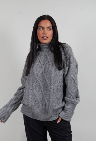 Chunky Cable Knit Jumper in Silver