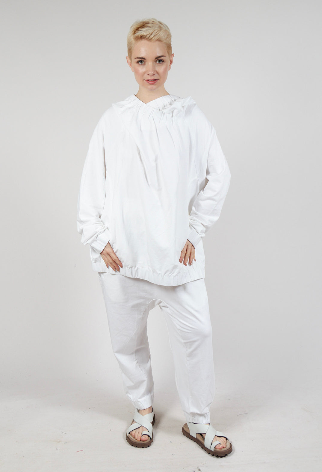 Hooded Sweatshirt in Starwhite