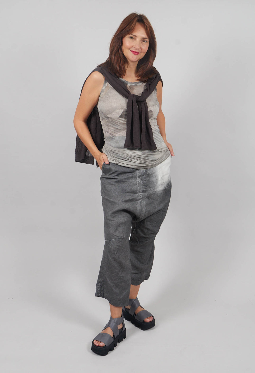 Linen Trousers in Asteroid Pigment