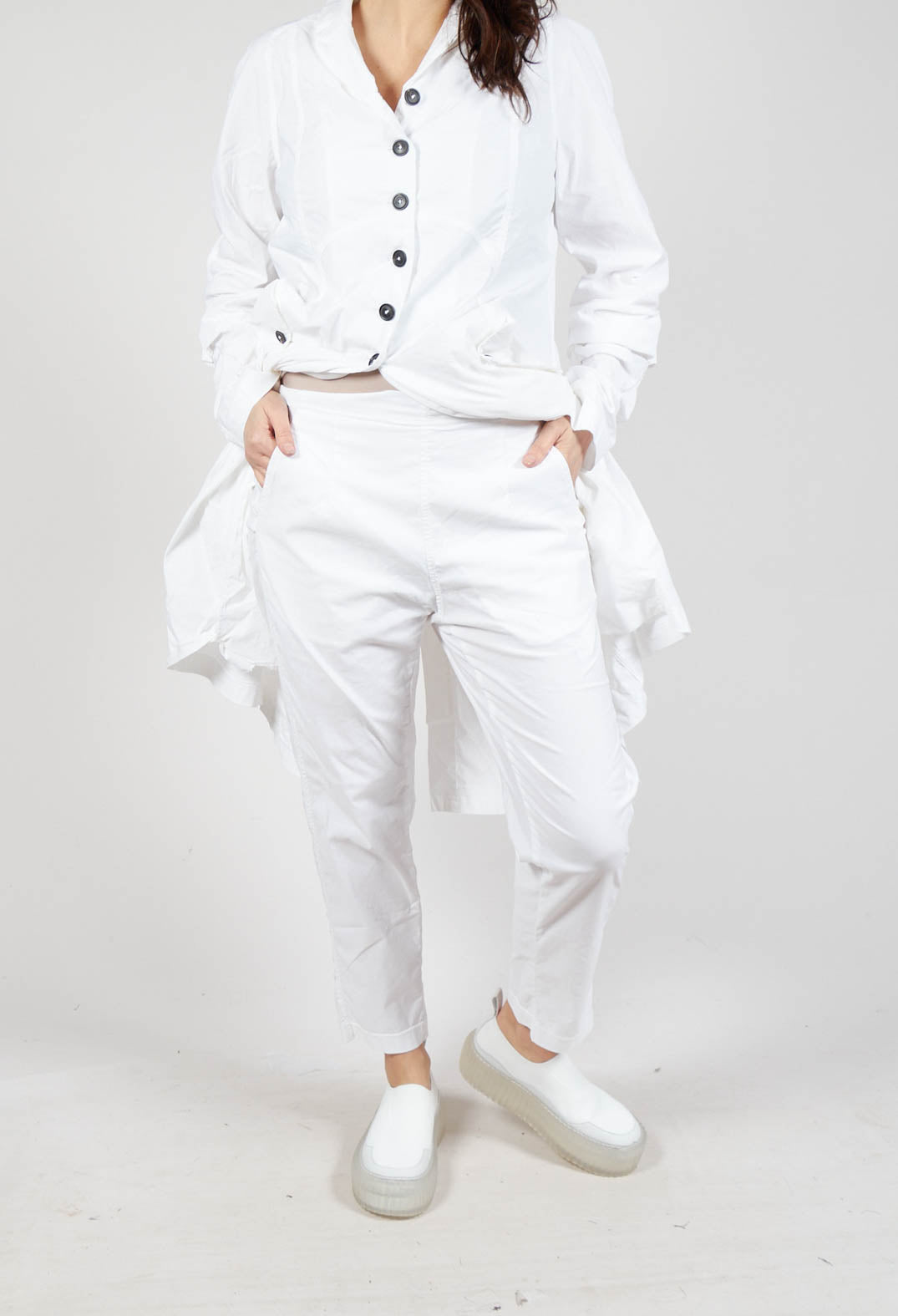 Straight-Leg Trousers with Button-Flap Back Pockets in Semi Bleach
