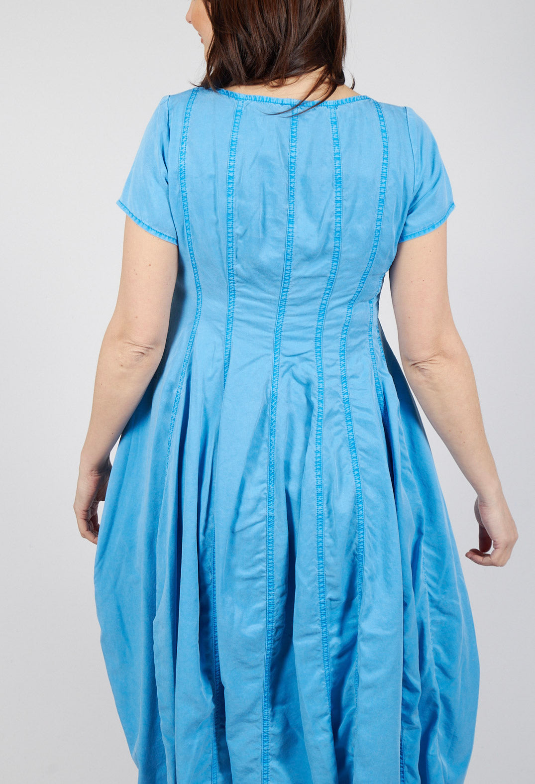Short Sleeve Tulip Hem Dress in Malibu Pigment