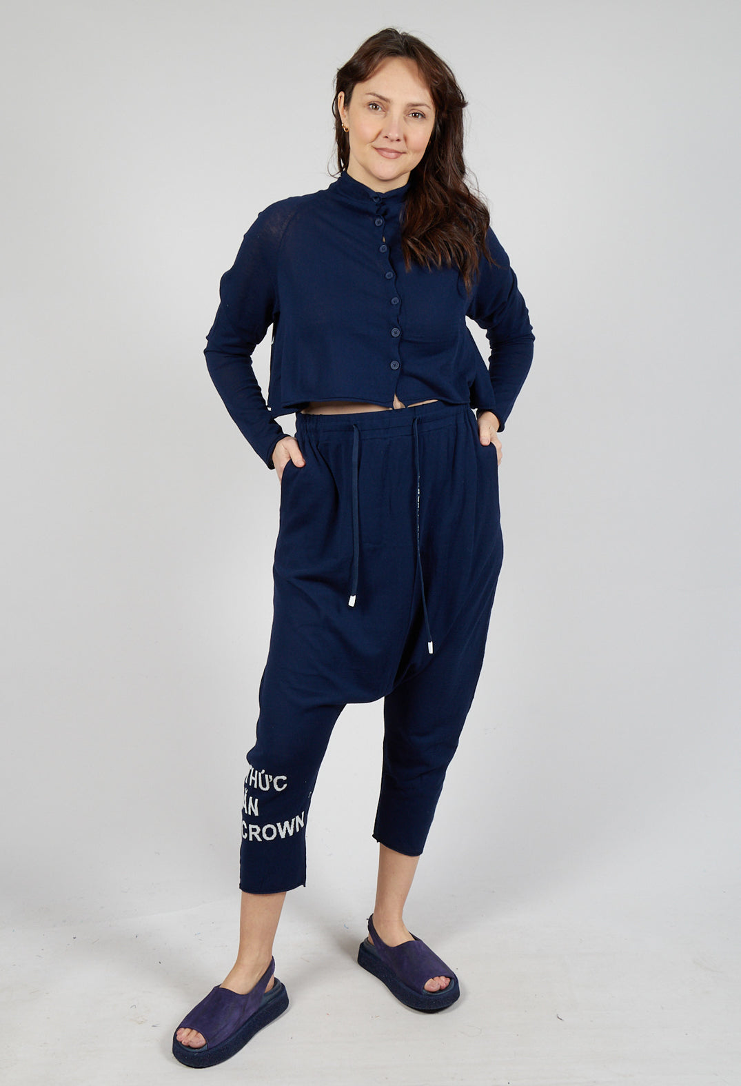 Cropped Lightweight Cardigan in Navy Offwhite