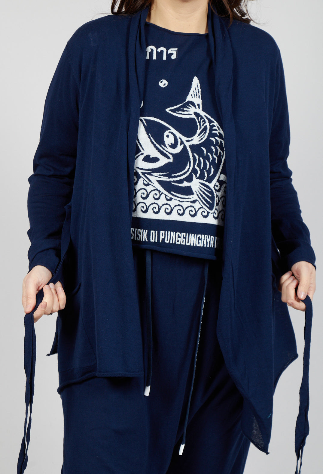 Lightweight Cardigan in Navy Offwhite