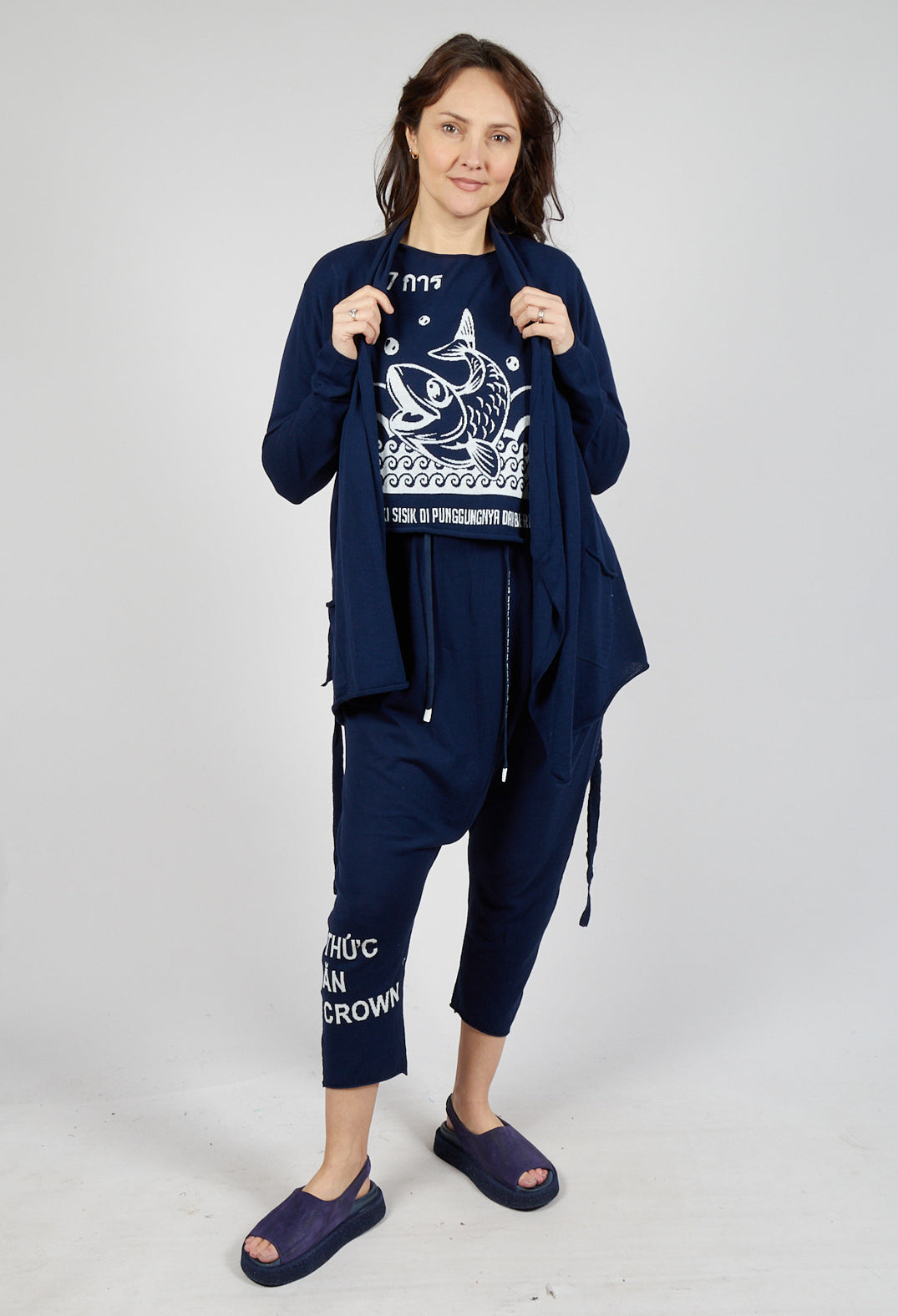 Lightweight Cardigan in Navy Offwhite