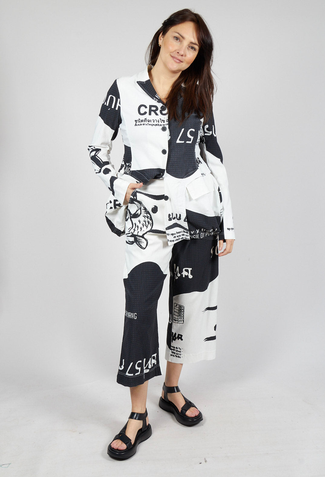 Cropped Pull On Wide Leg Trousers in Black Print