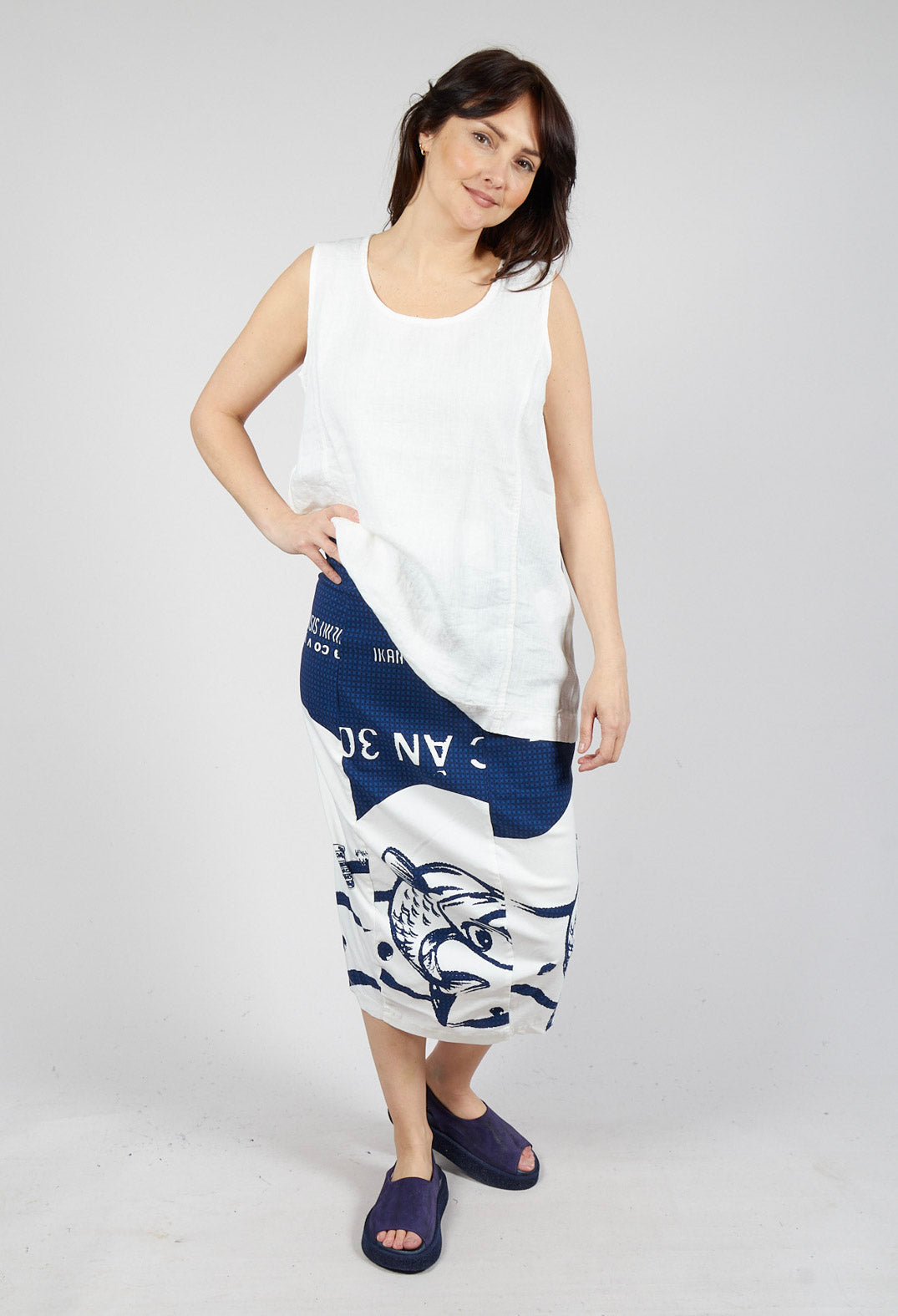 Pull On Curved Hem Pencil Skirt in Navy Print