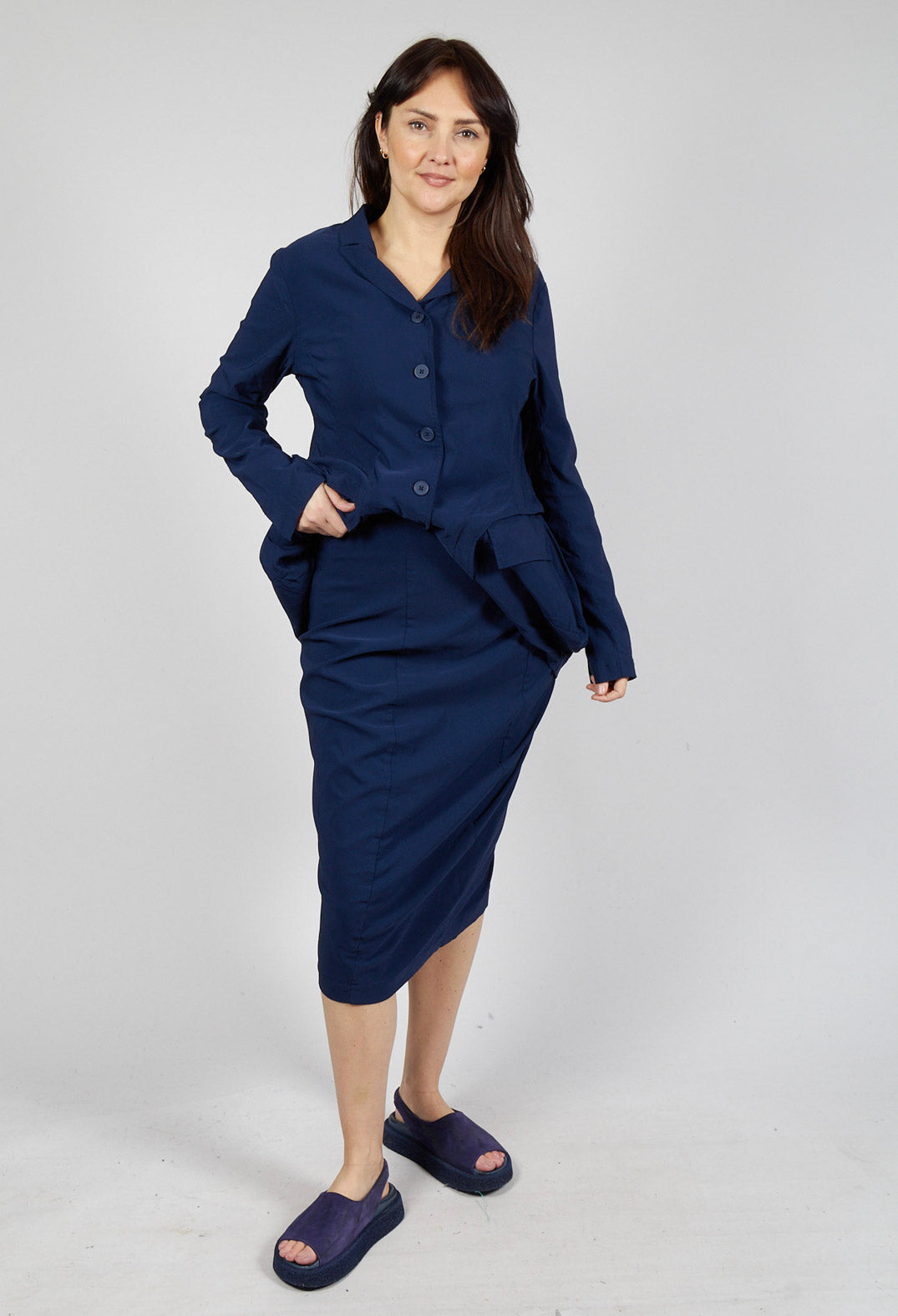 Pull On Curved Hem Pencil Skirt in Navy