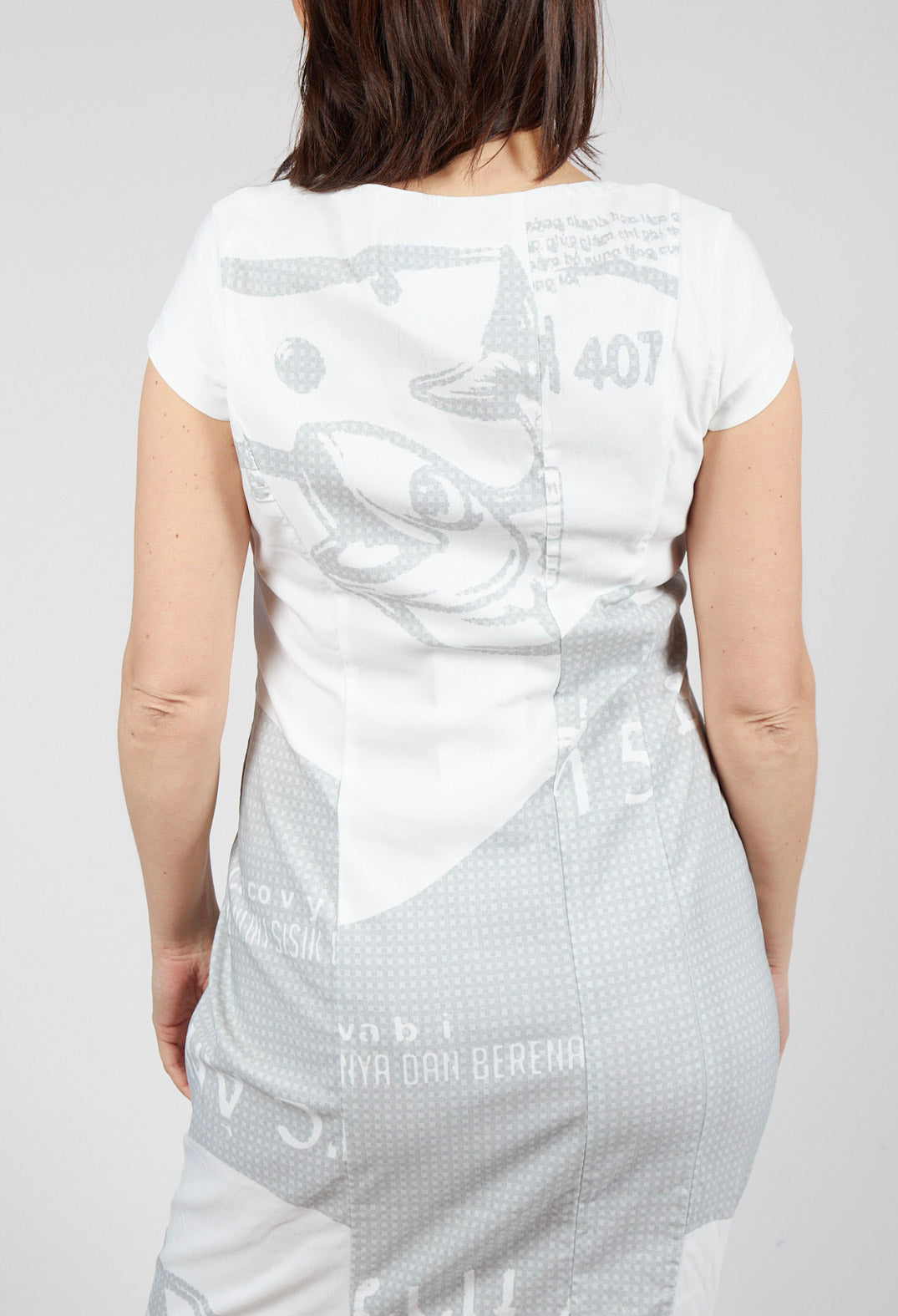Fitted Dress in Grey Print