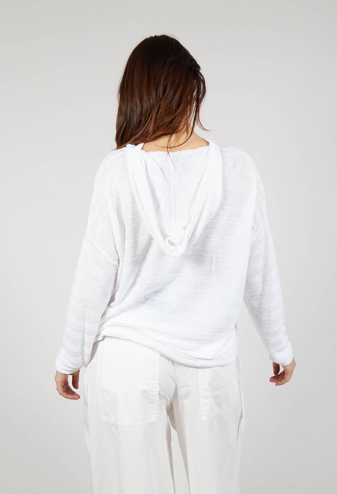 Lightweight Hooded Pullover in Offwhite