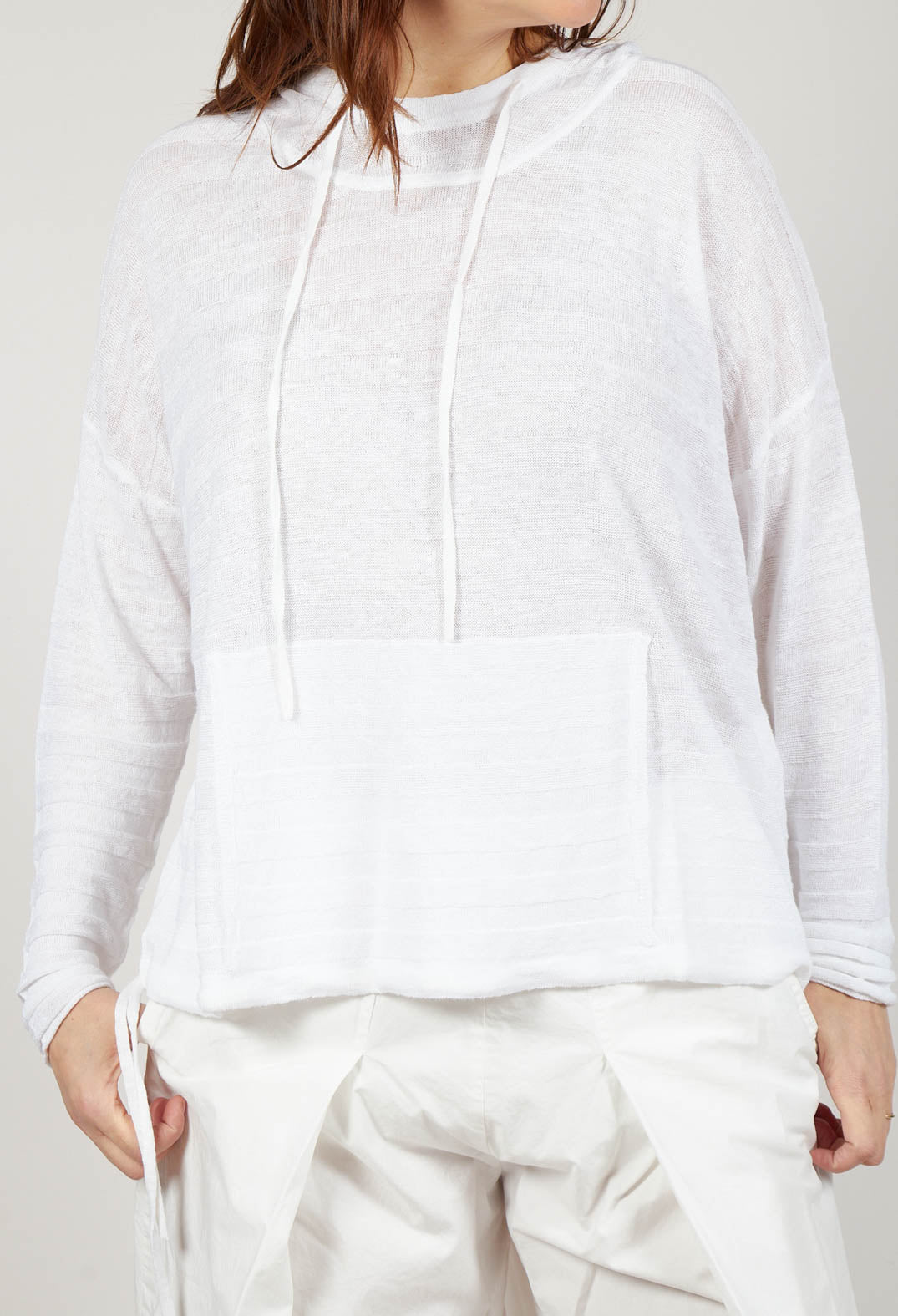 Lightweight Hooded Pullover in Offwhite