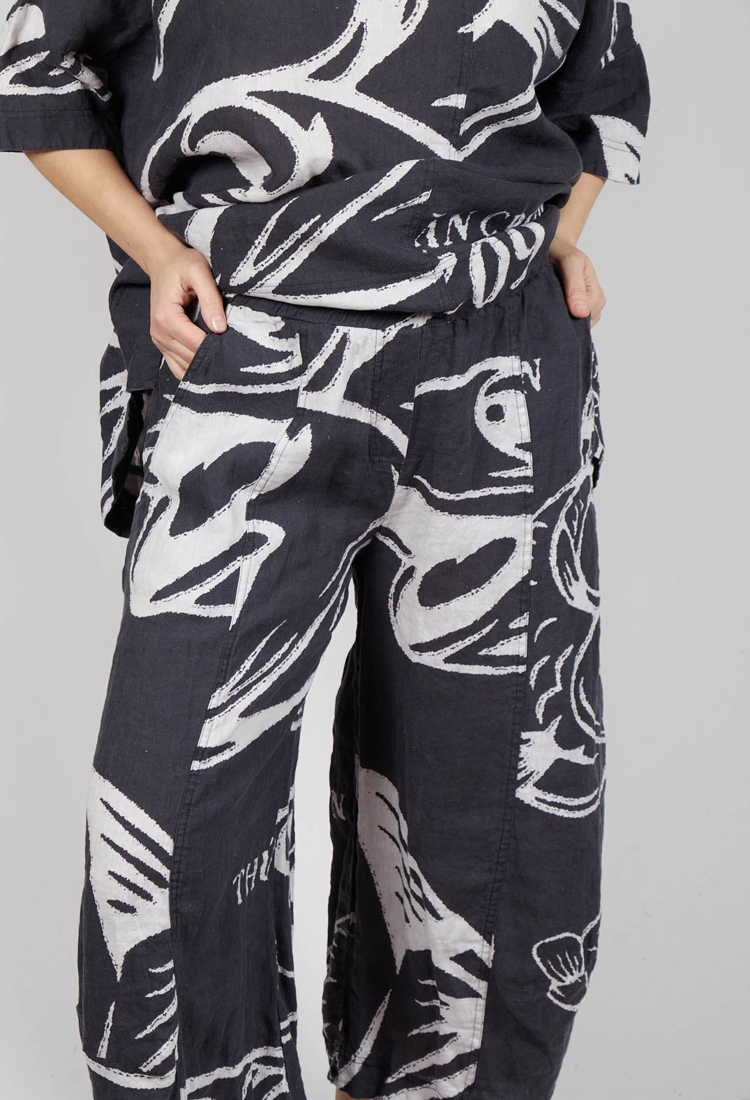 Linen Balloon Trousers in Black Print