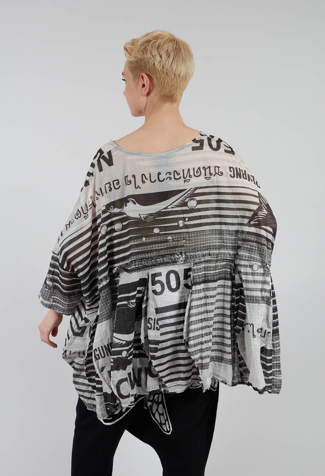 Oversized Lightweight Cotton Top in Black Print