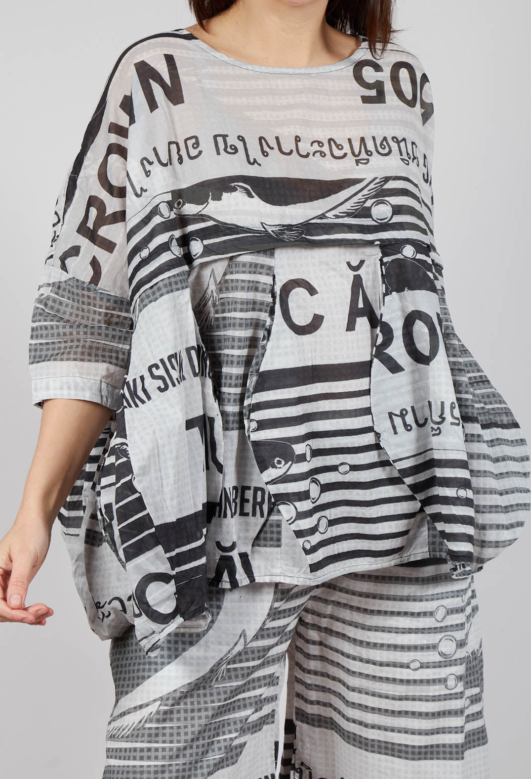 Oversized Lightweight Cotton Top in Black Print