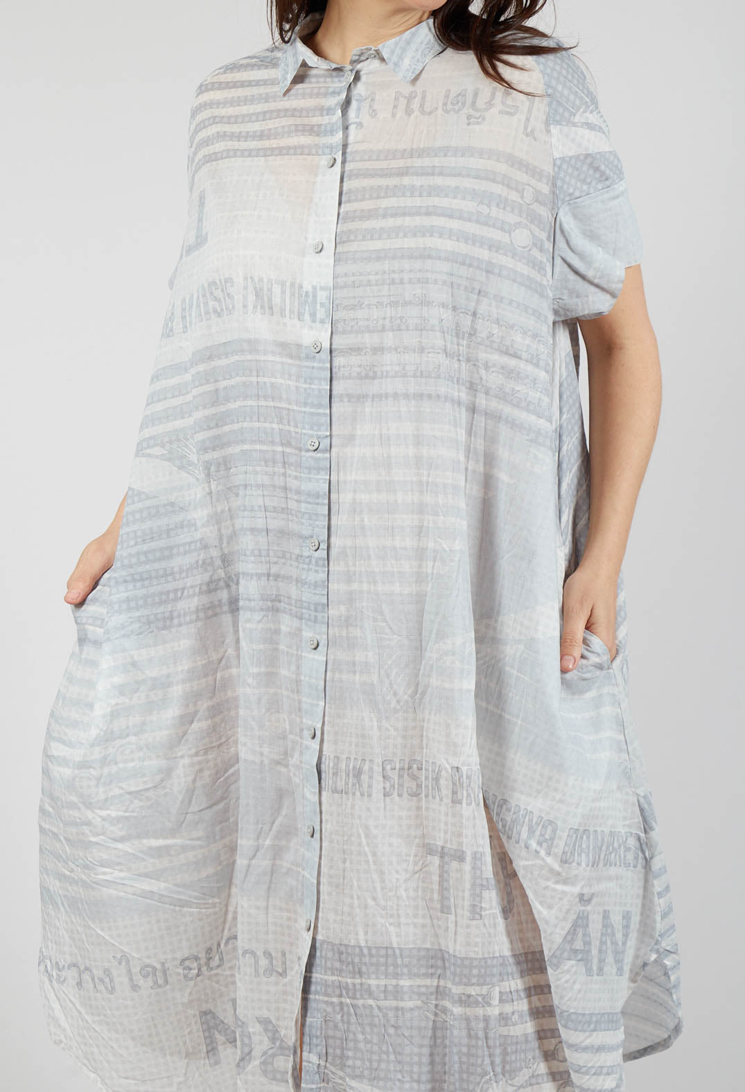 Short Sleeve Lightweight Shirt Dress in Grey Print