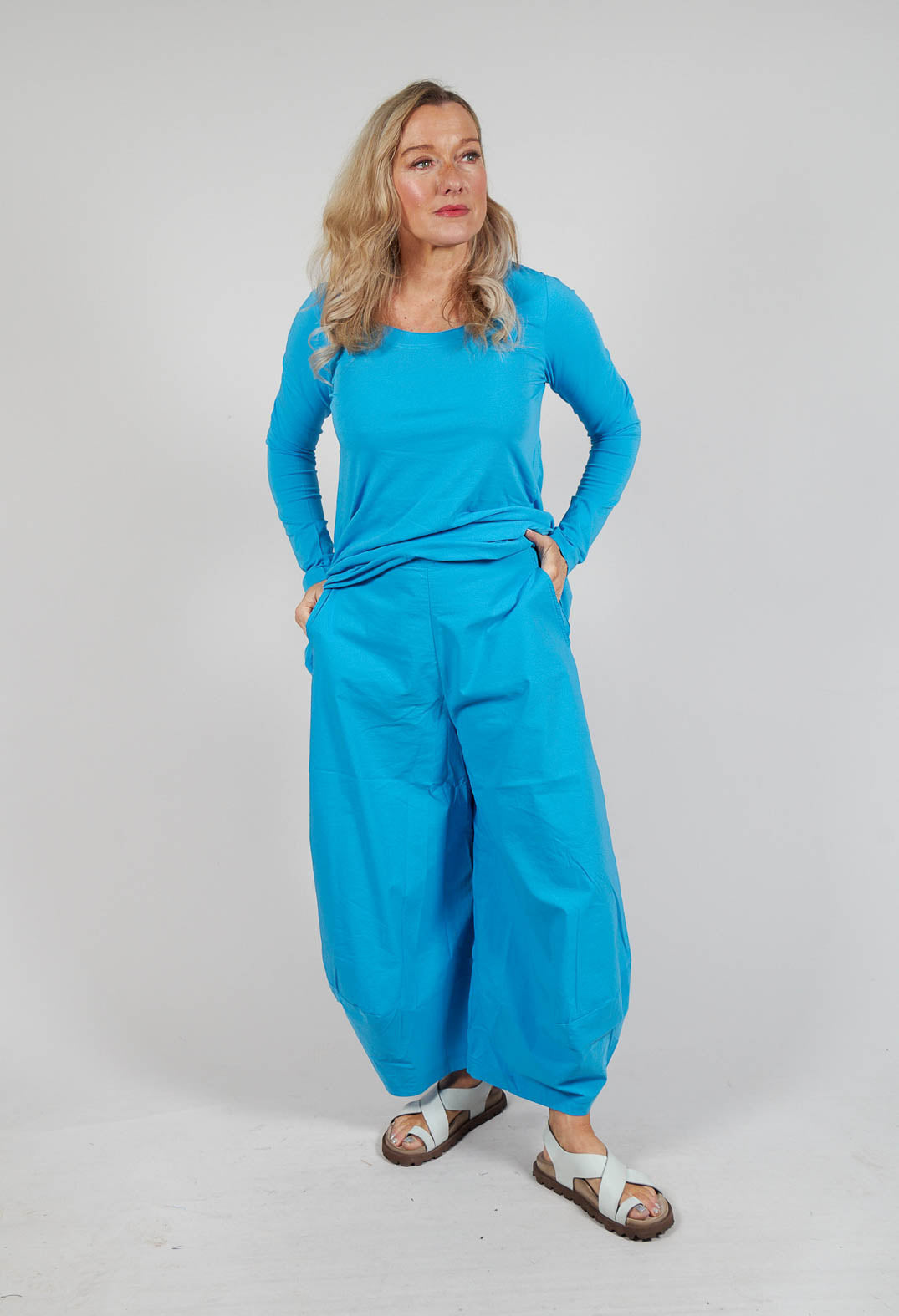 Cropped Balloon Trousers in Malibu