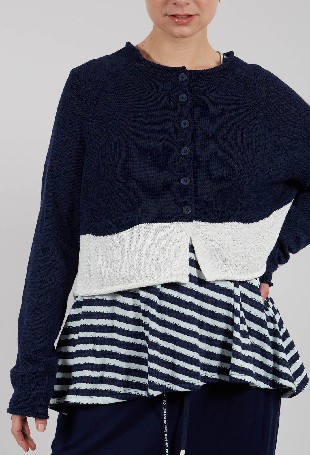 Short Cardigan in Navy Print