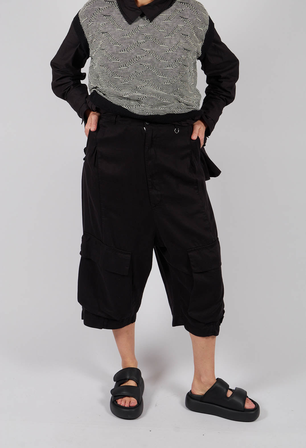Big Pocket Trousers in Black