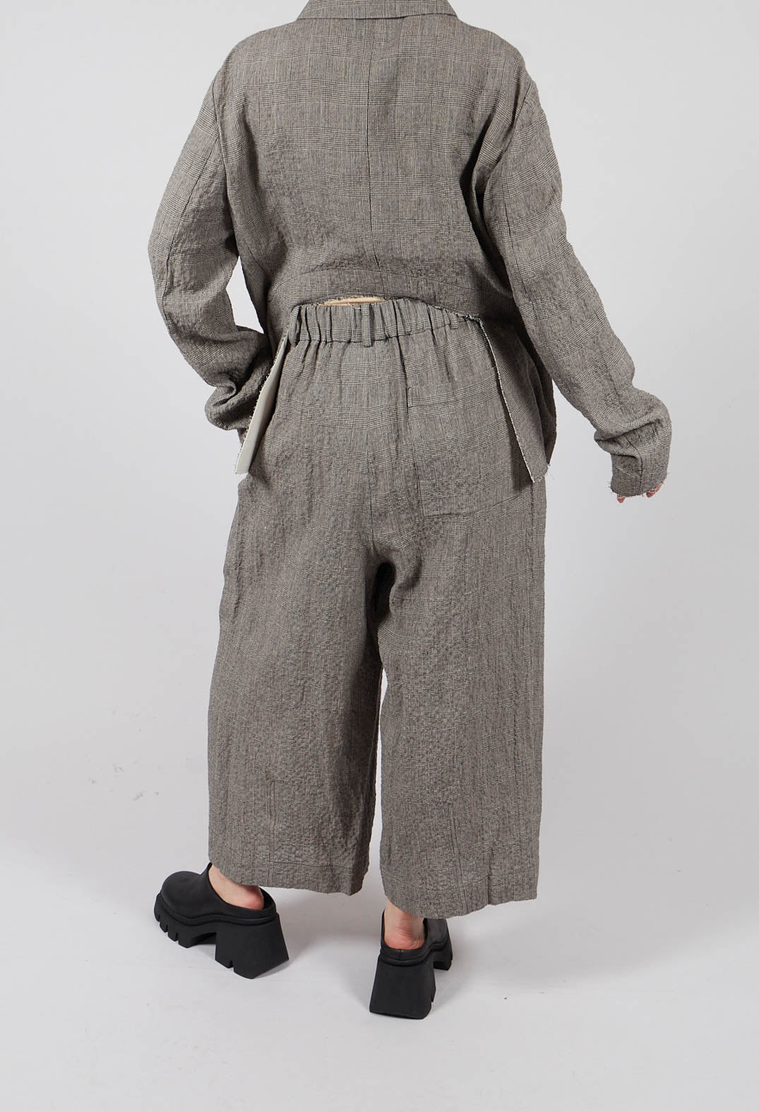 Cropped Trousers in Black and White