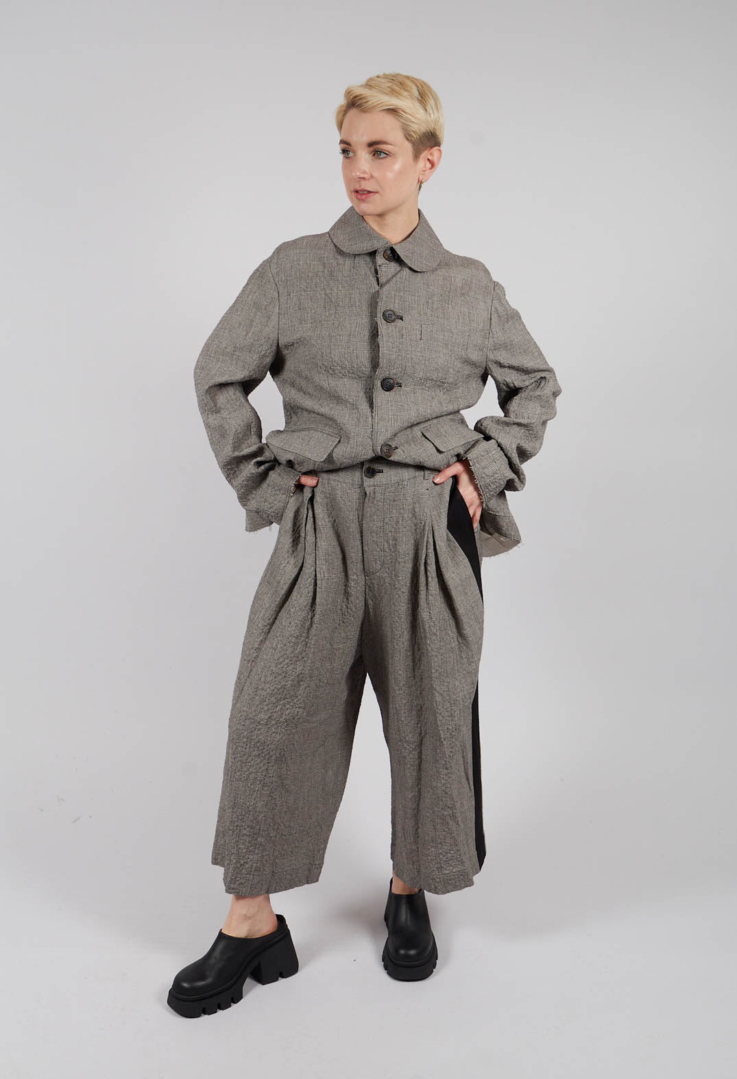 Cropped Trousers in Black and White