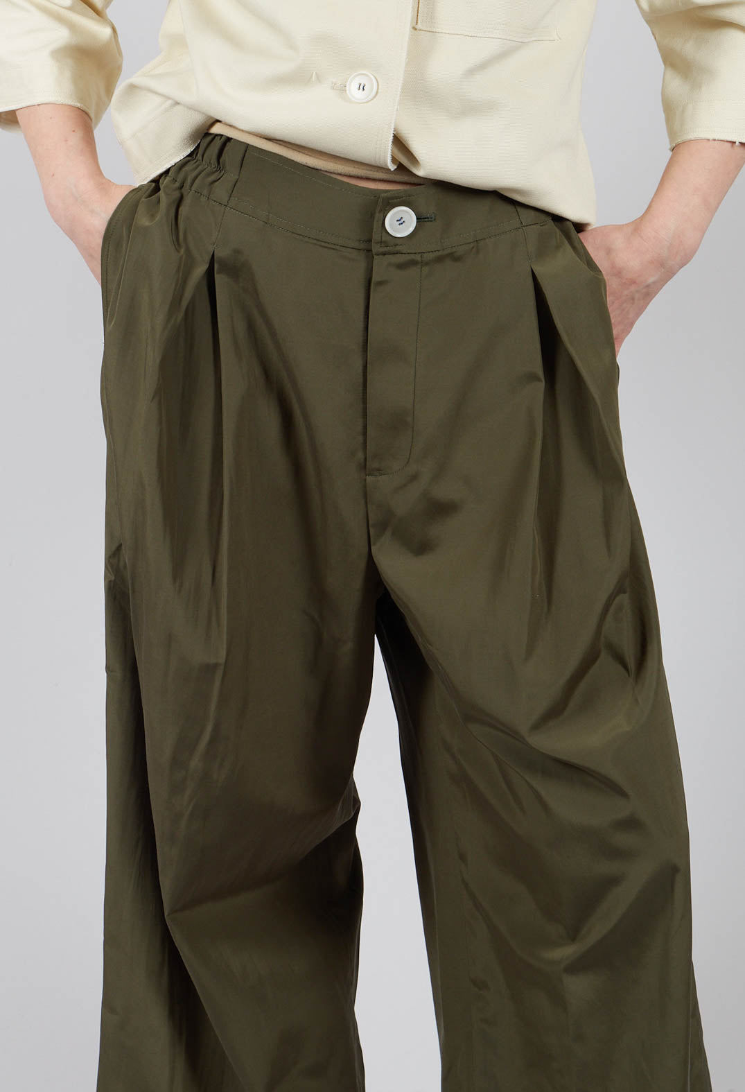 Trousers in Khaki