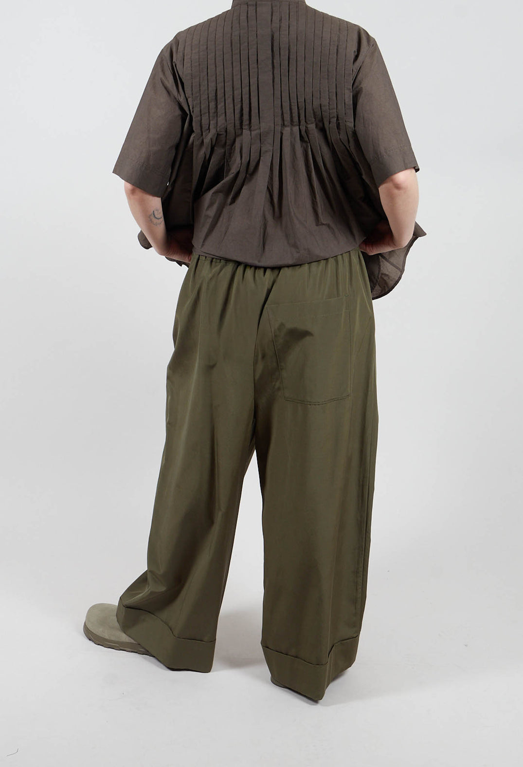 Trousers in Khaki