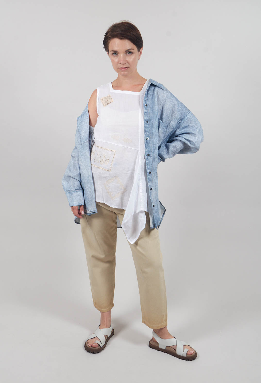 Straight Leg Jeans in Beige Dye Effect