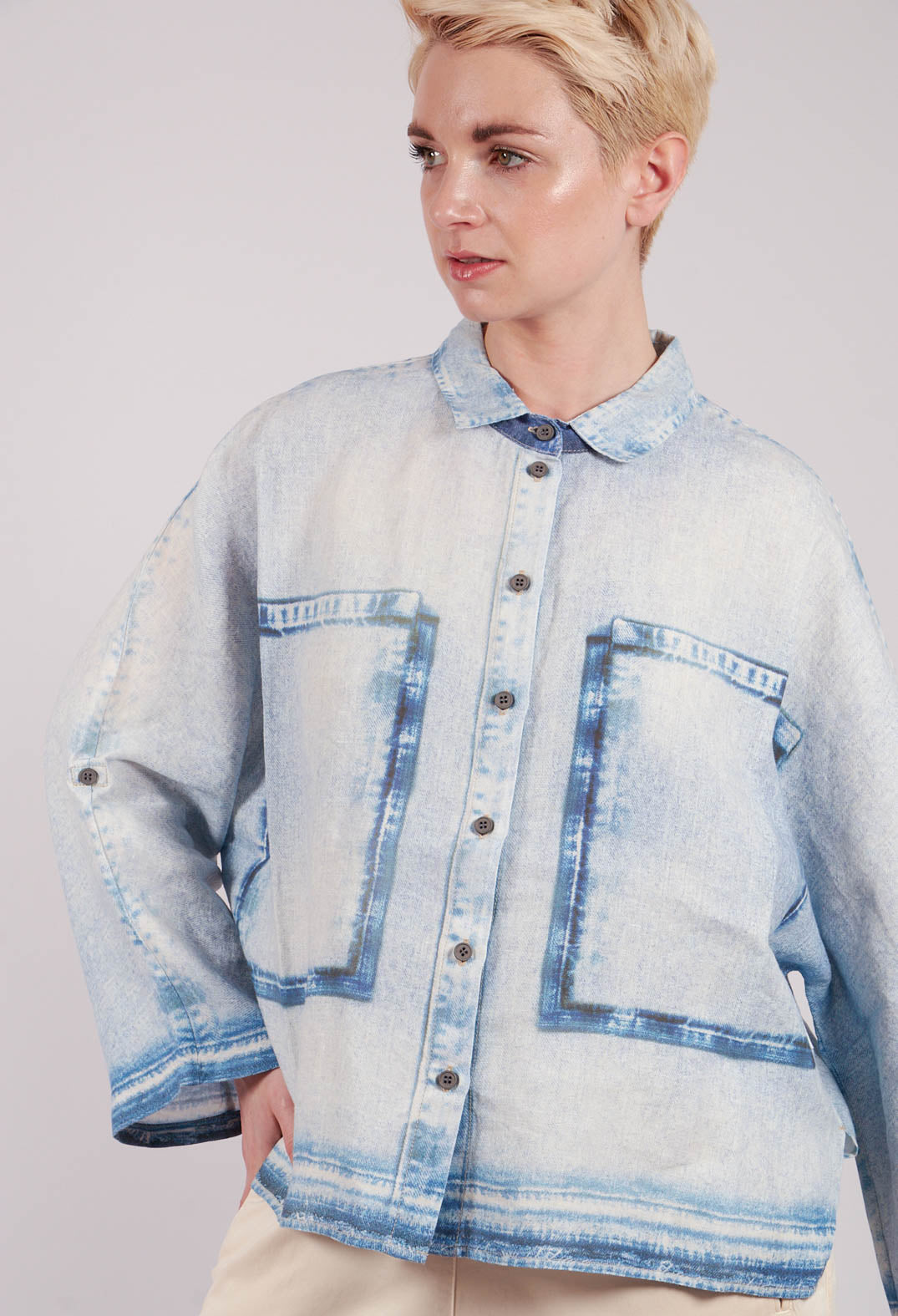 Tege Blouse in Bleach Denin
