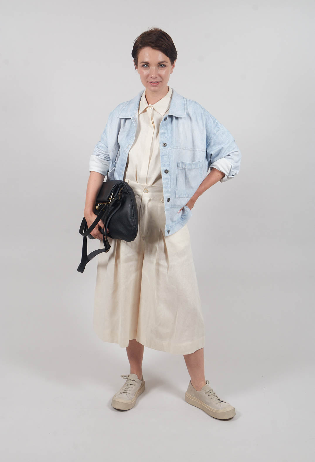 Sleeveless Vest in Natural
