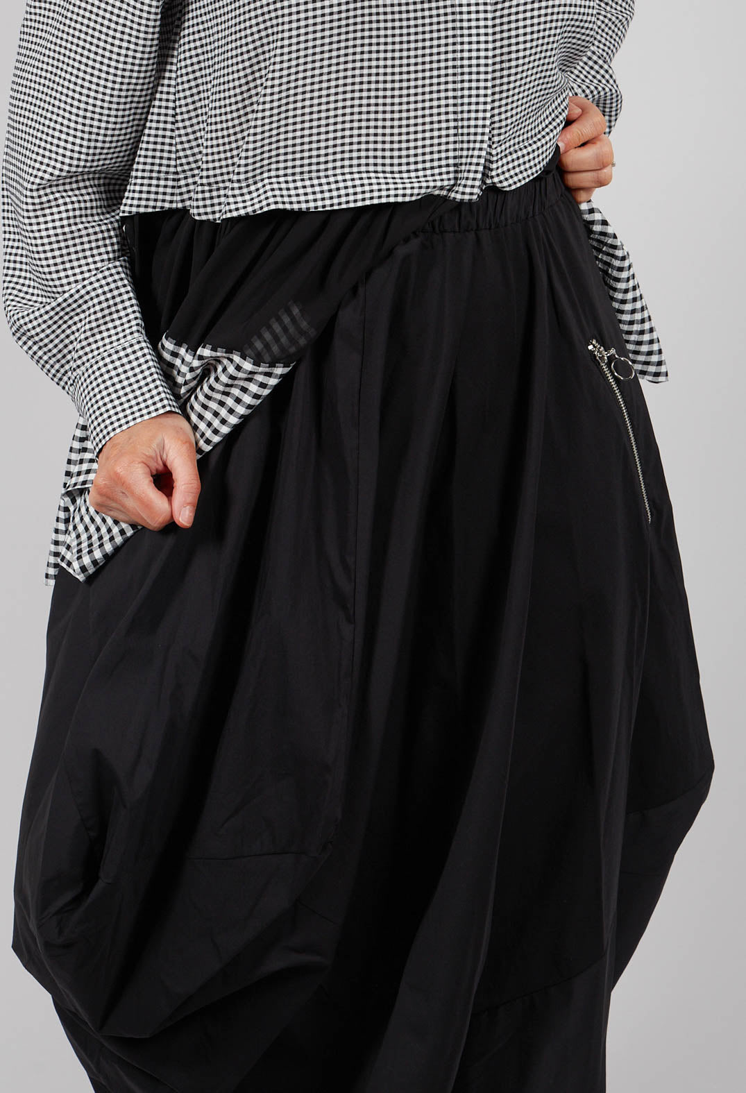 Balloon Skirt in Black