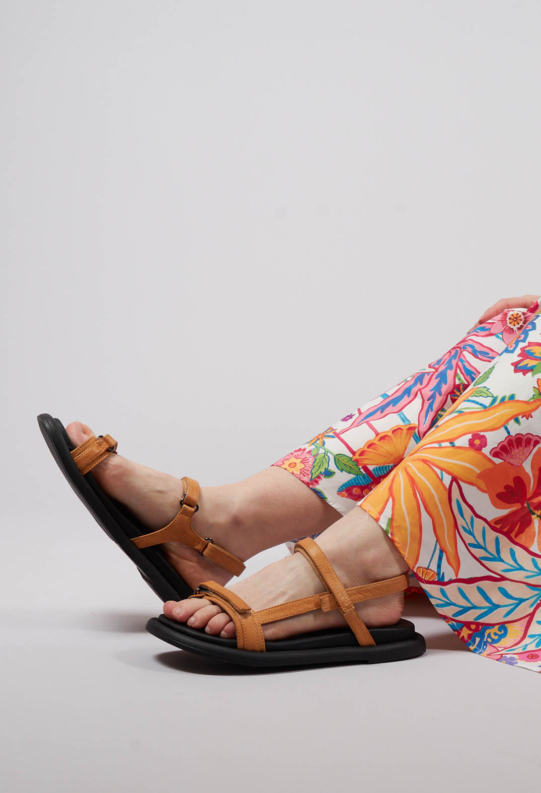 Slim Strap Sandals in Gasoline Sabbia