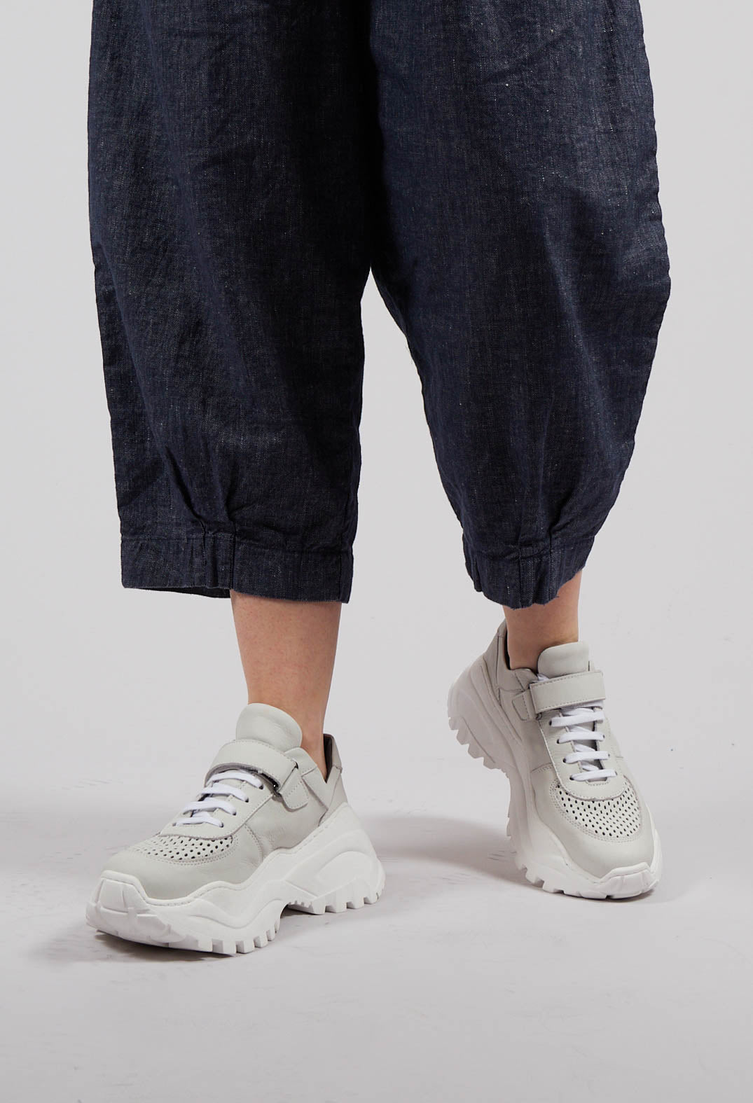 Lace Up Sneakers in Gasoline Bianco Ottico