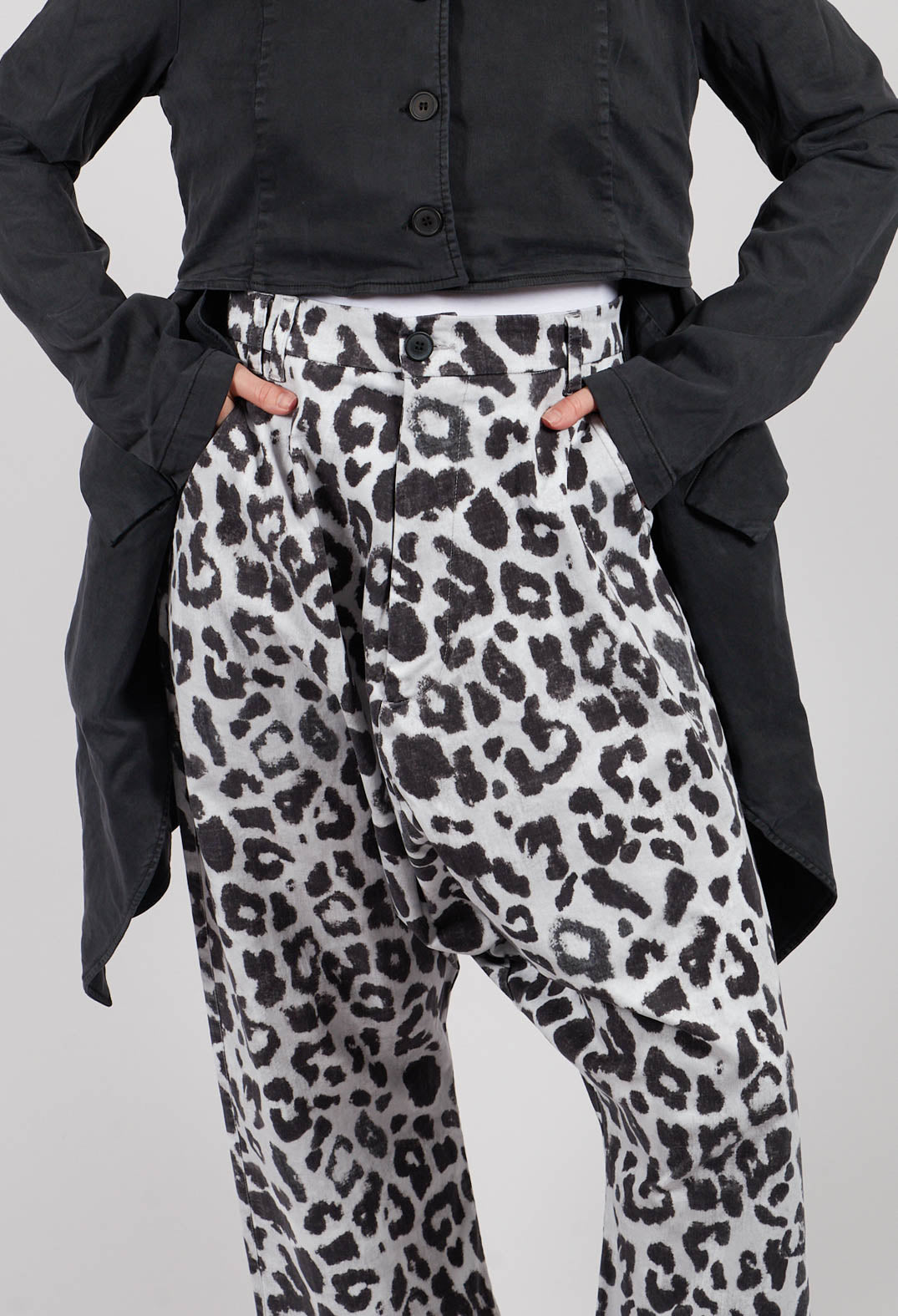 Hang Loose Trousers in Leo Black and White