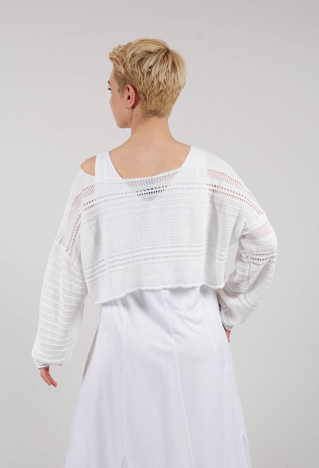 Disarranged Cropped Pullover in White