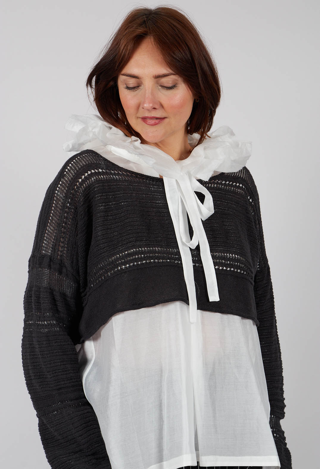 Disarranged Cropped Pullover in Black