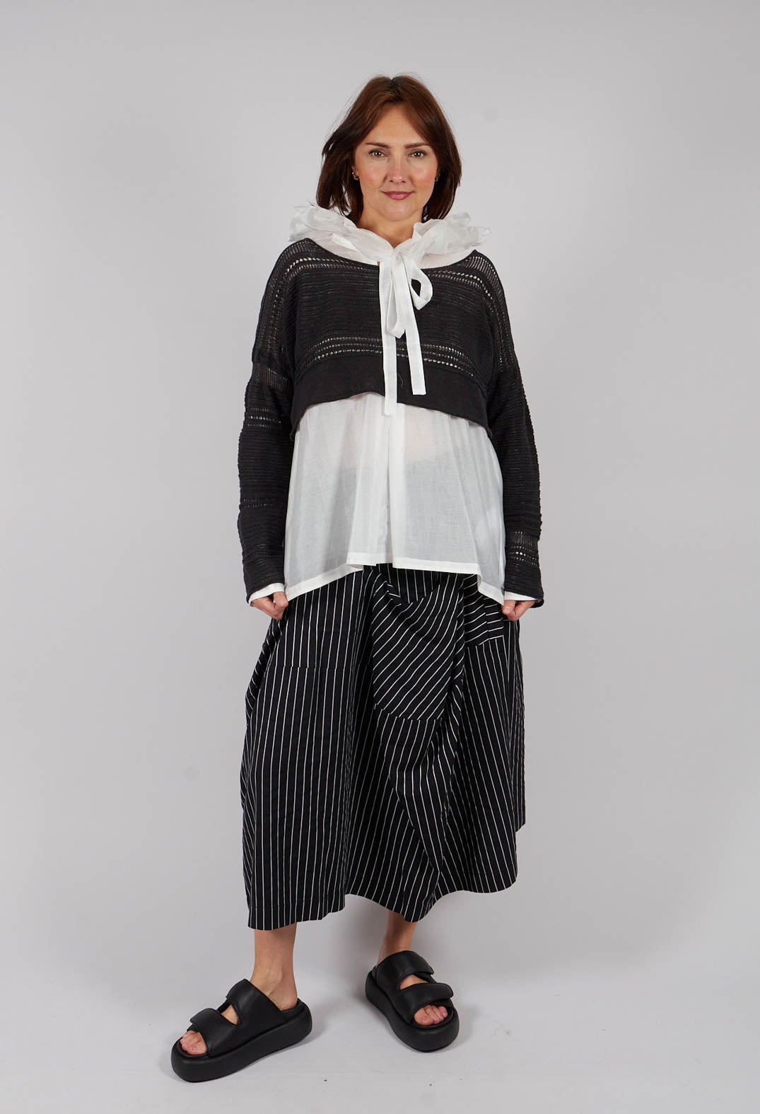 Disarranged Cropped Pullover in Black