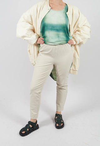 Hesidiot Trousers in Stroh