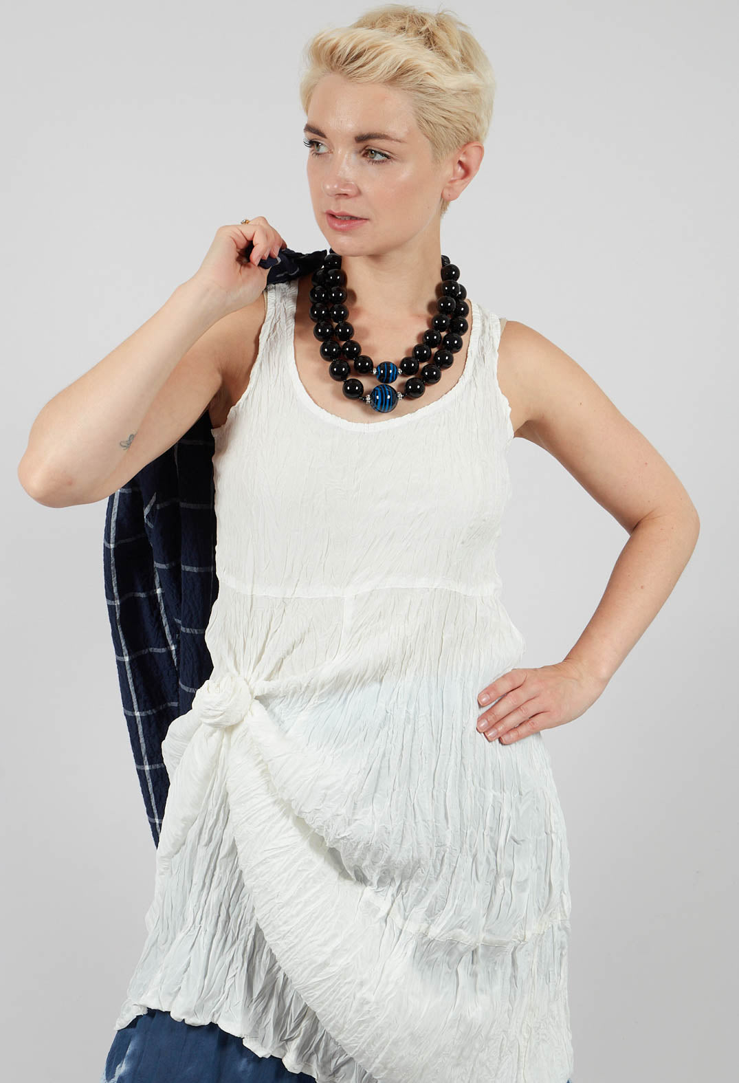 Licht-Crash Dress in Schnee