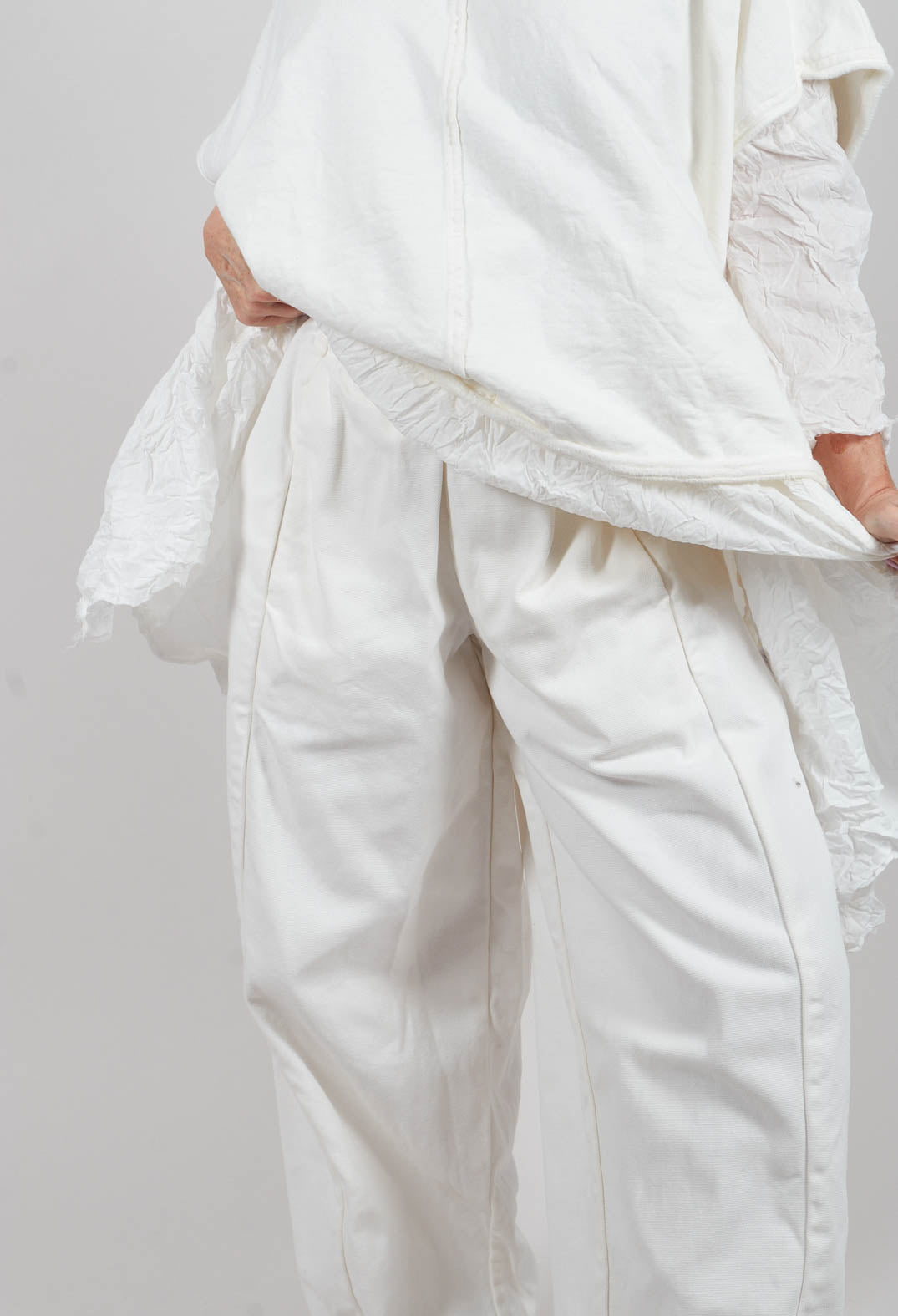 Triehtmant Trousers in Schnee