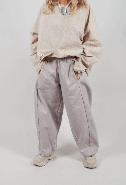 Triehtmant Trousers in Kiesel