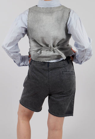 Shorts in Anthracite