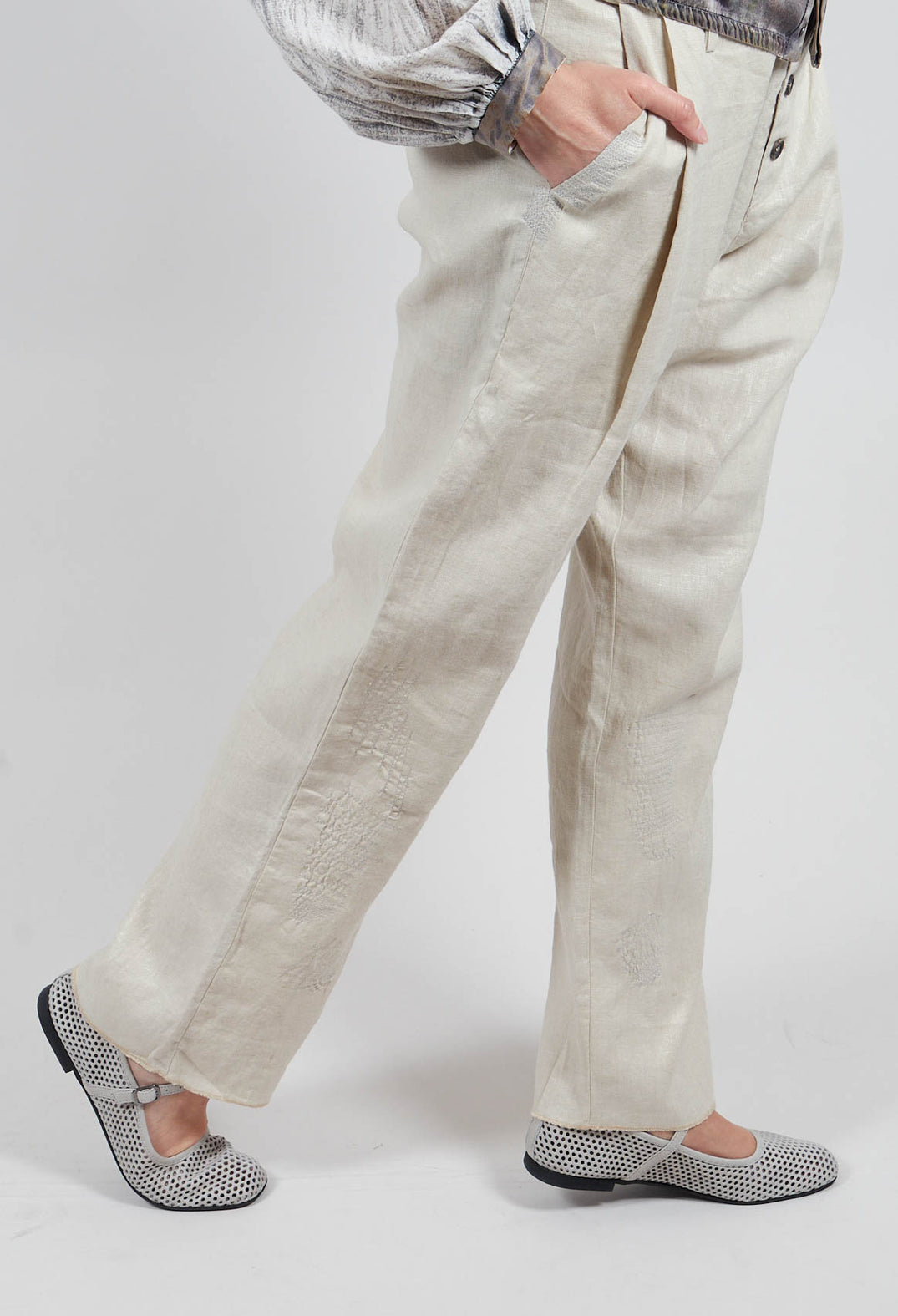 Straight Leg Stitch Detailed Pants in Sand