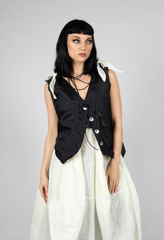 Kats Vest in Black